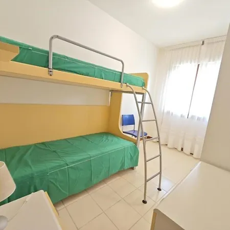 Cozy Top-floor Getaway Near The Sea * Λινιάνο Σαμπιαντόρο